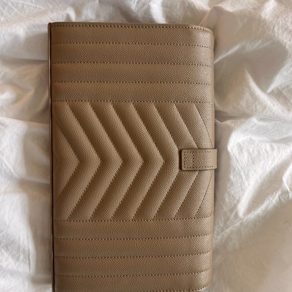 ENVELOPE CHAIN WALLET IN MIX MATELASSÉ GRAIN DE POUDRE EMBOSSED LEATHER - Picture 6 of 12